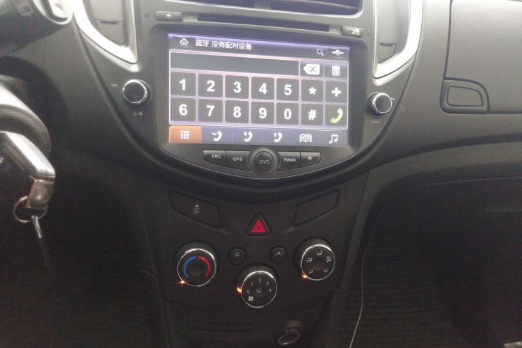 Chevrolet Tracker 2015 immagine di auto #17