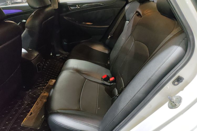 Hyundai Sonata 2015 car image #17