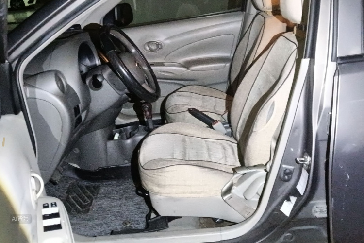 Nissan Sunny 2013 #17 Nissan Sunny 2013 car image #17