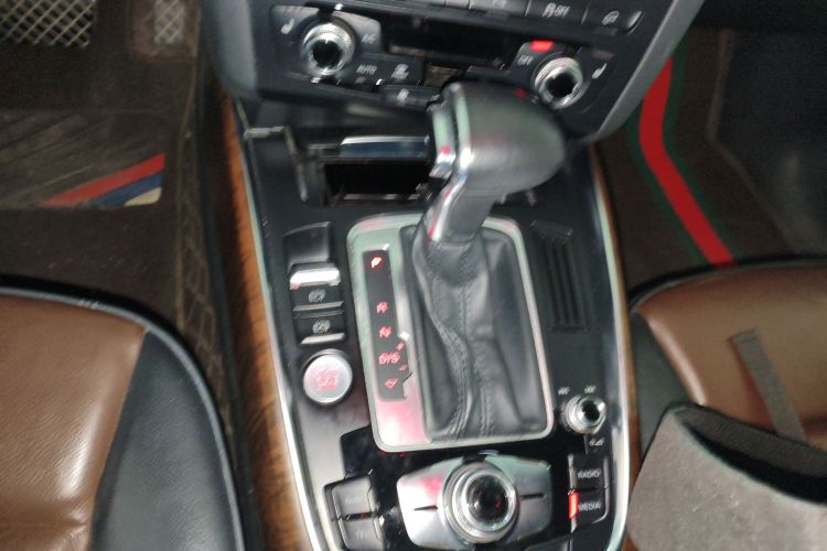 Audi Q5 2016 car image #17