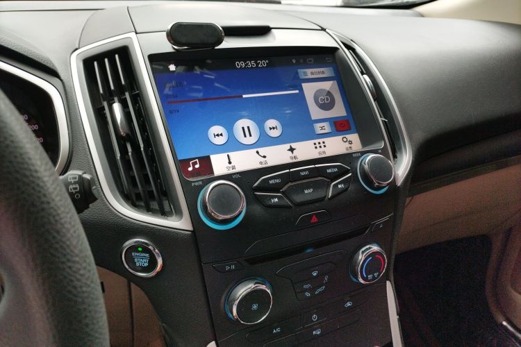 Ford Edge 2018 car image #17