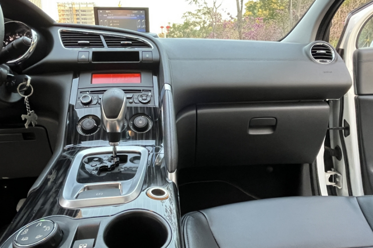 Peugeot 3008 2015 car image #17