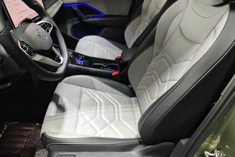 Volkswagen Tayron 2025 immagine di auto #17