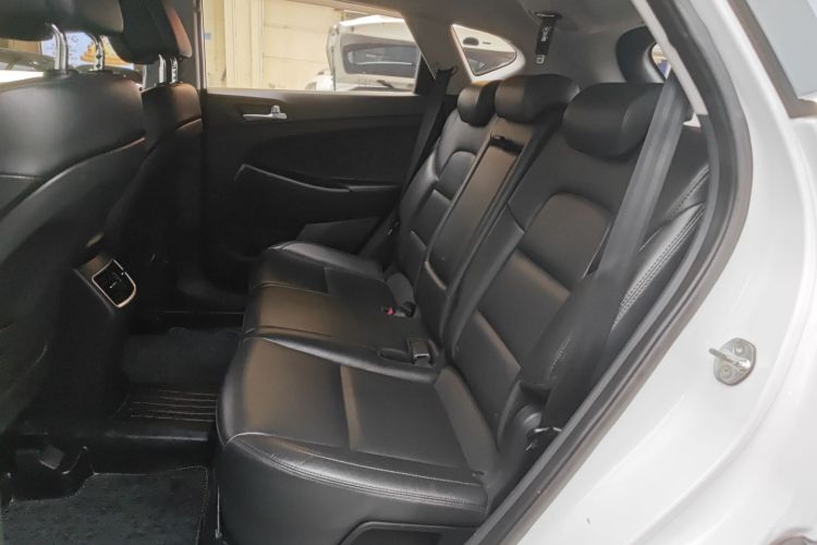 Hyundai Tucson 2016 car image #17