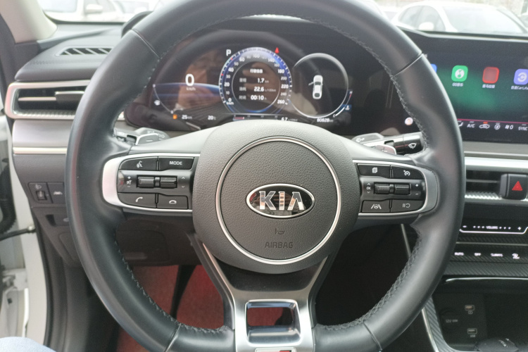 Kia K5 2020 car image #17