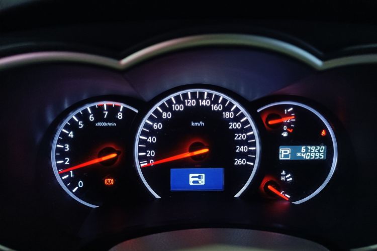 Nissan Quest 2016 imagen de coche #17