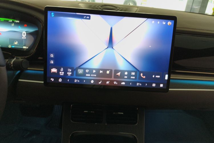 BYD Han 2024 car image #17