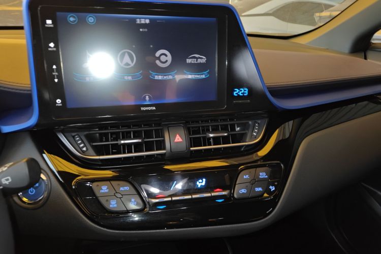 Toyota C-HR EV 2021 immagine di auto #17