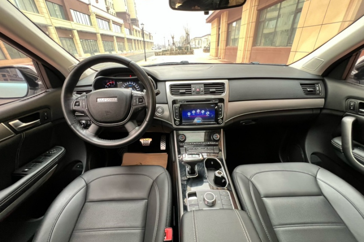 Haval H8 2018 car image #17