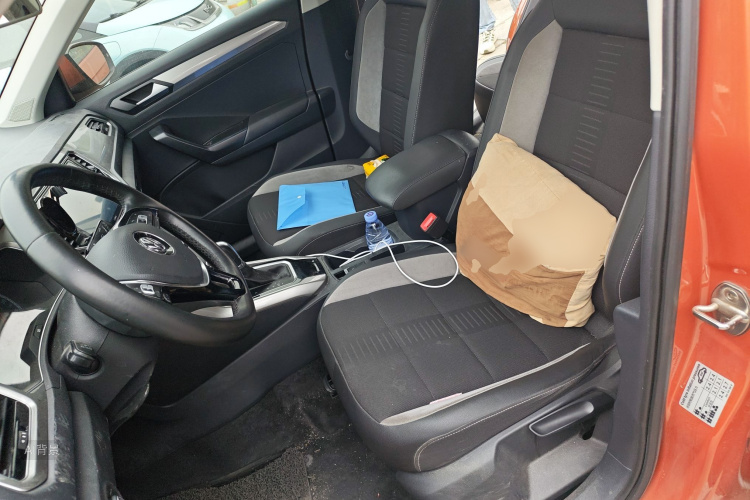 T-Roc 2018 car image #17