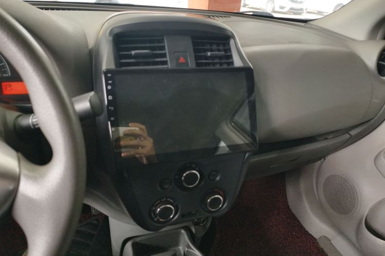Nissan Sunny 2019 car image #17