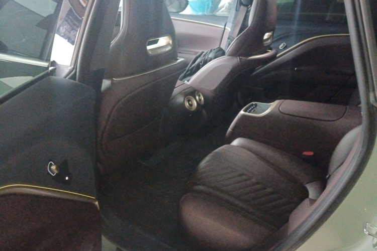 Avatr 11 2022 car image #17