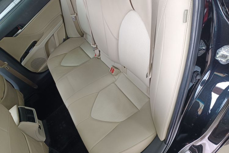 Toyota Camry 2021 car image #17