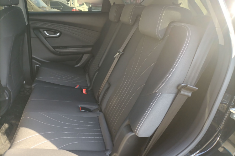 X70M 2021 car image #17