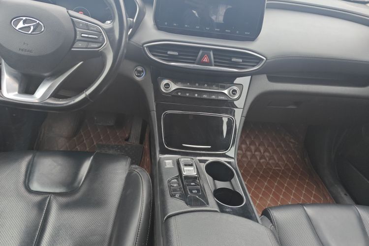 Hyundai Santa Fe 2019 #17 Hyundai Santa Fe 2019 car image #17