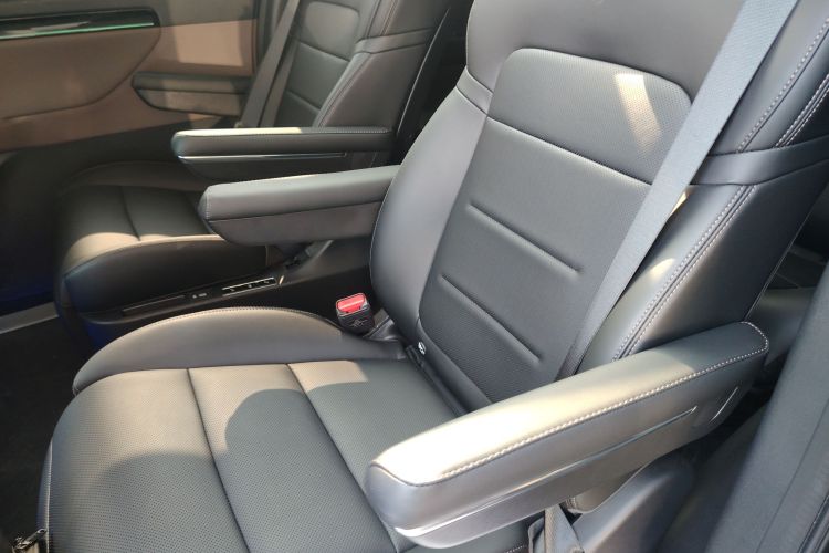 GAC Trumpchi E8 New Energy 2024 car image #17