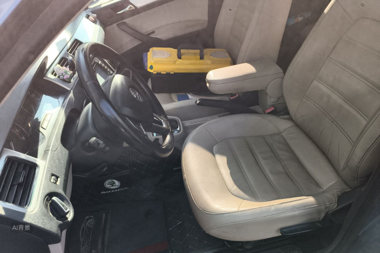 Skoda Rapid Spaceback 2014 car image #17