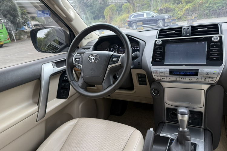 Toyota Land Cruiser Prado 2018 #17 Toyota Land Cruiser Prado 2018 car image #17