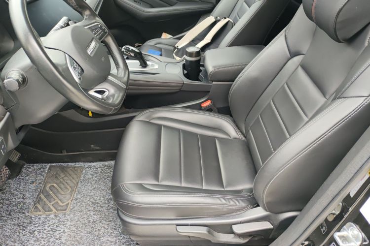 Haval F7 2018 car image #17