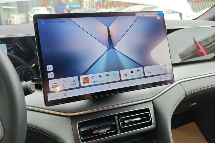 BYD SongL DM-i 2025 car image #17