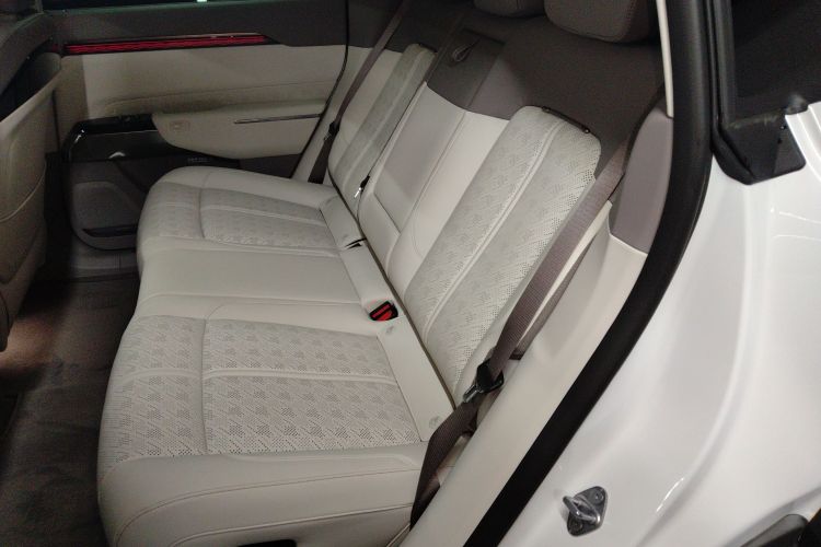 Zeekr 7X 2025 car image #17