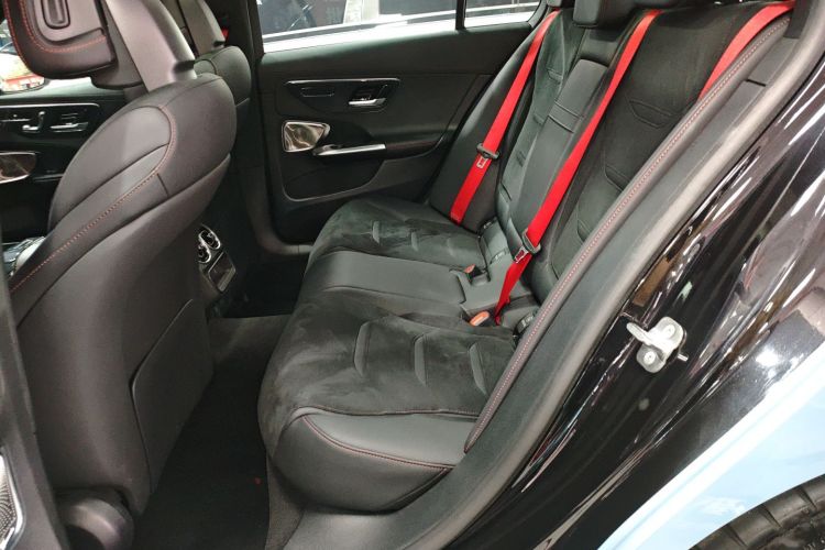 Mercedes-Benz C AMG 2024 #17 Mercedes-Benz C AMG 2024 صورة سيارة #17