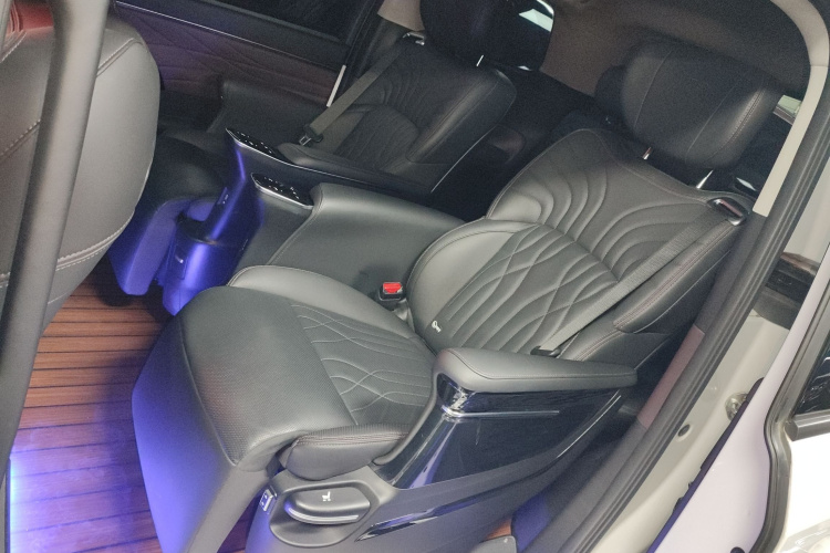 GAC Trumpchi M8 2024 car image #17