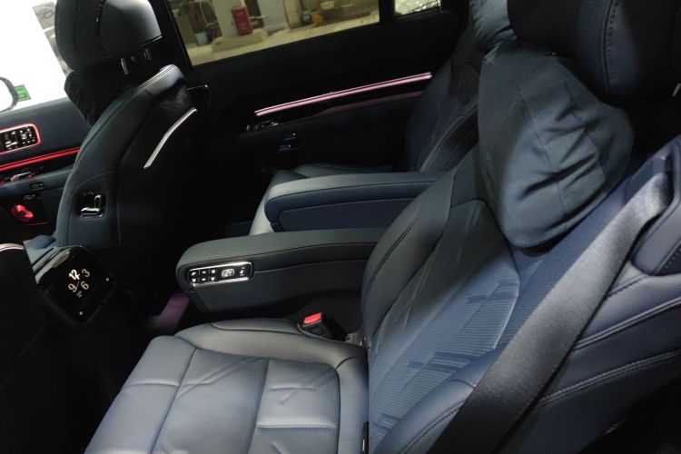 Zeekr 9X 2025 car image #17