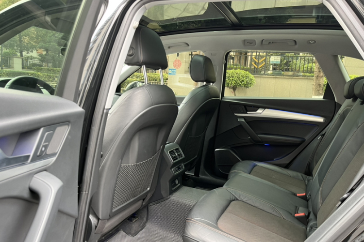 Audi Q5L 2020 car image #17