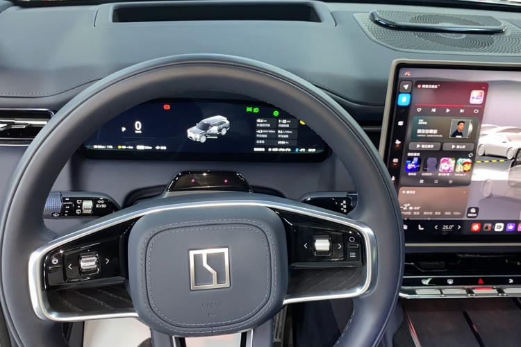 Zeekr 9X 2025 car image #17