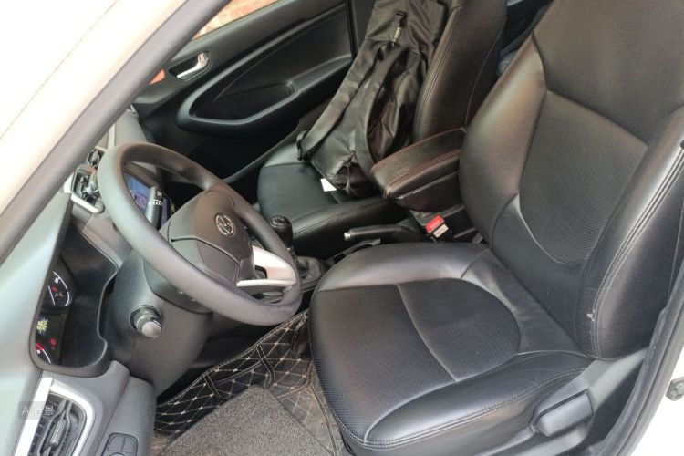 Hyundai Reina 2019 car image #17