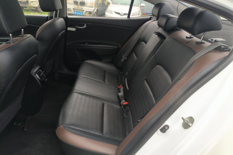 起亚 起亚K4 2018 汽车图片 #17