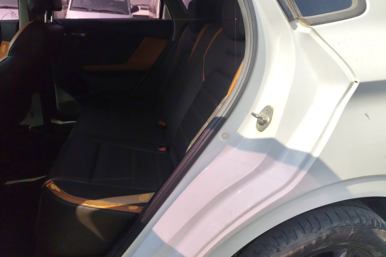 BYD e2 2021 #17 BYD e2 2021 صورة سيارة #17