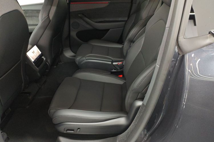 特斯拉 Model Y L 2025 汽车图片 #17