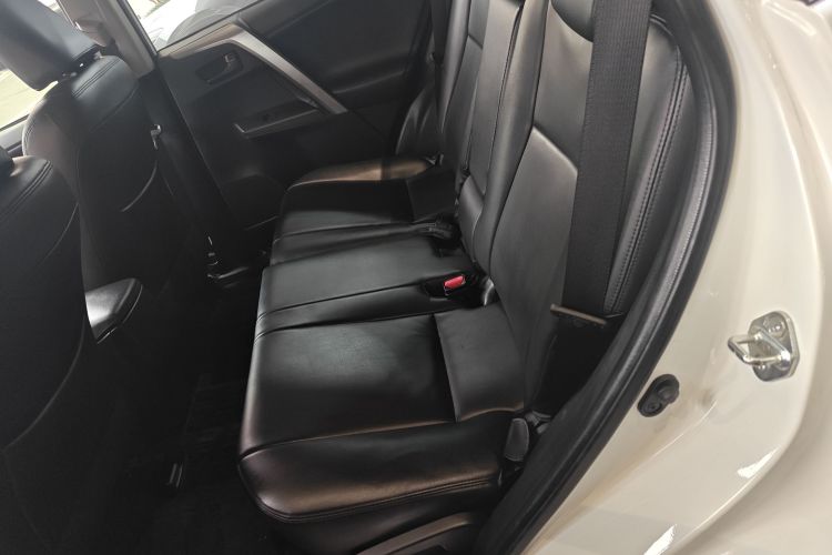 Toyota RAV4 2019 #17 Toyota RAV4 2019 car image #17