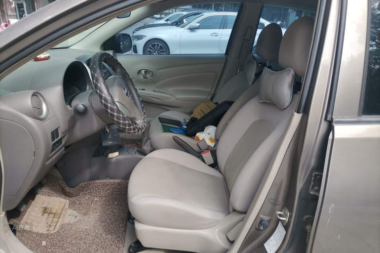 Nissan Sunny 2016 car image #17