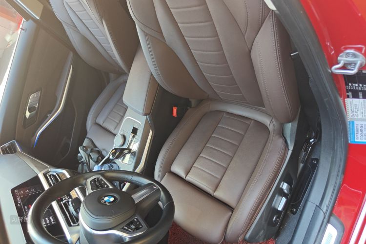 BMW 3 Series 2020 car image #17