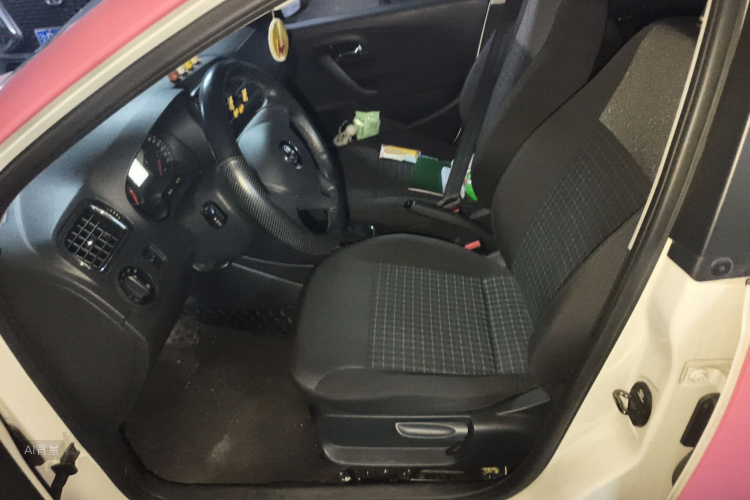 Polo 2015 car image #17
