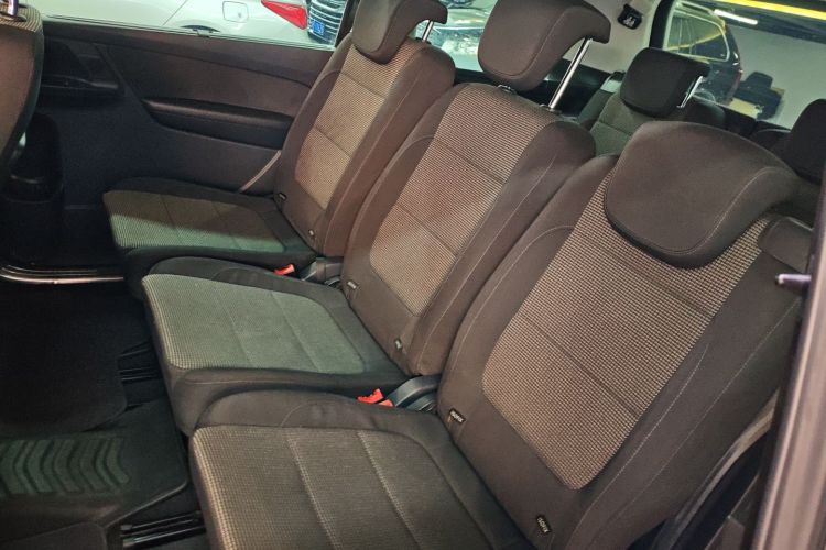 Volkswagen Sharan 2017 صورة سيارة #17