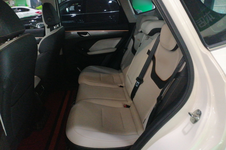 Haval Jolion 2021 #17 Haval Jolion 2021 car image #17