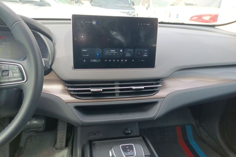 HongQi E-QM5 2024 car image #17