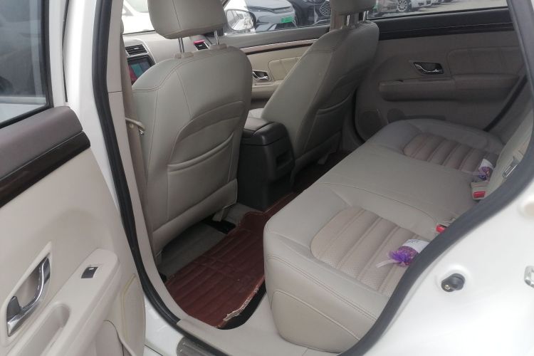 Forthing JOYEAR S50 2016 #17 Forthing JOYEAR S50 2016 car image #17