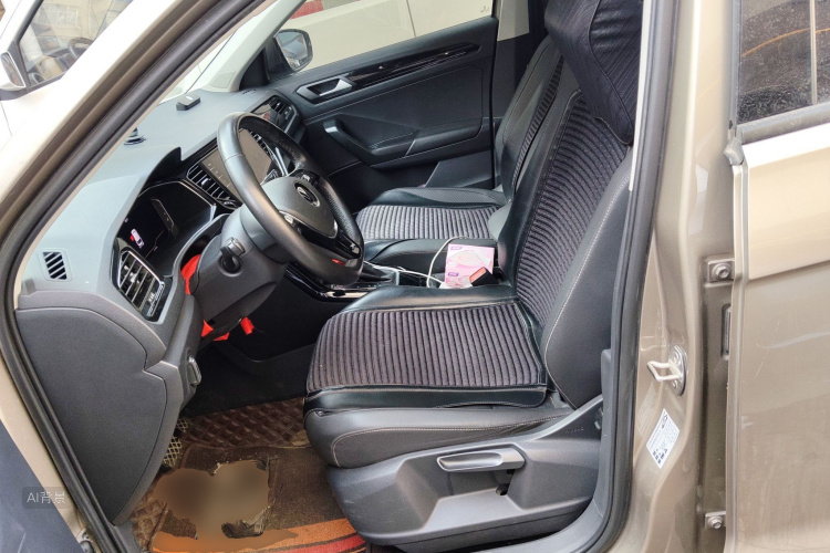 T-Roc 2021 car image #17