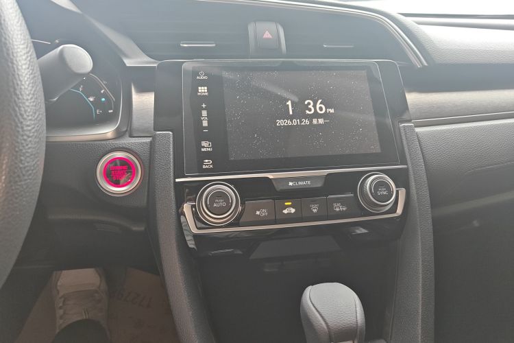 Honda Civic 2018 car image #17