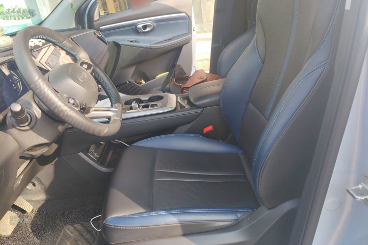 GAC Trumpchi GS3 2024 #17 GAC Trumpchi GS3 2024 car image #17