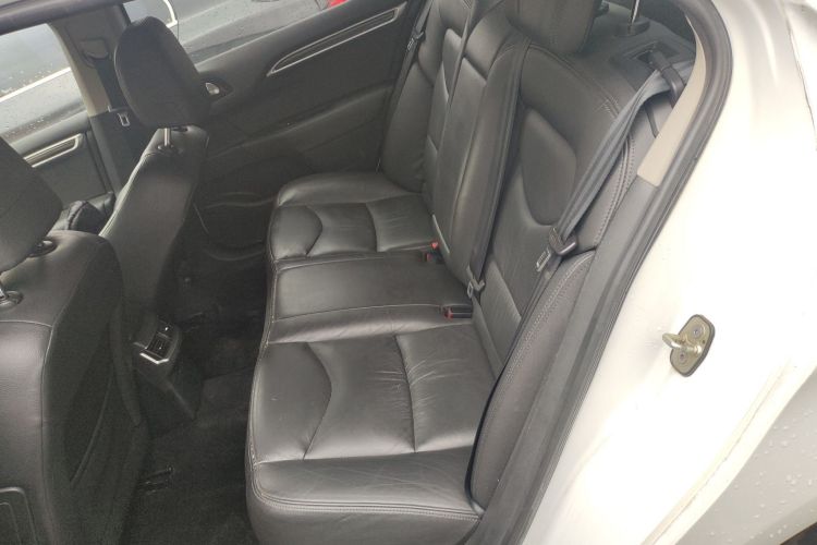 Citroen C4L 2015 car image #17