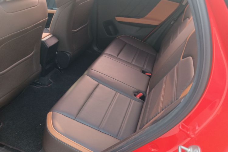 BYD e2 2020 изображение автомобиля #17