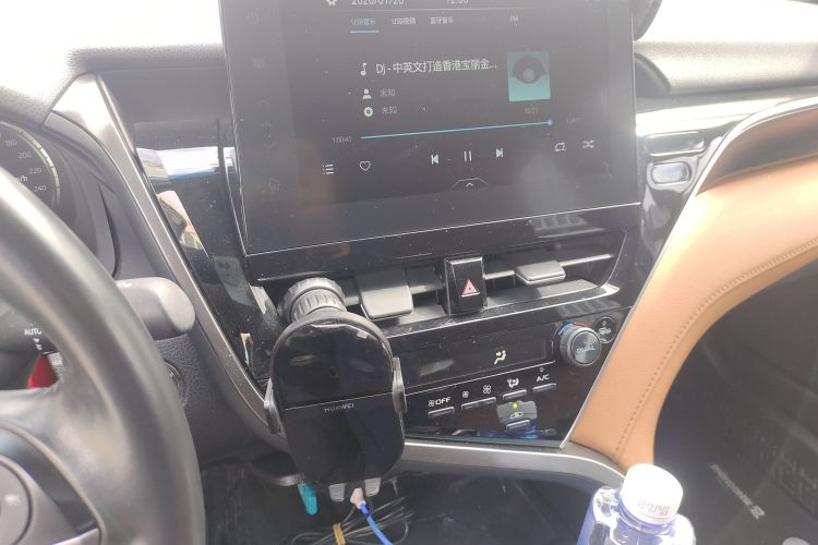 Toyota Camry 2021 car image #17