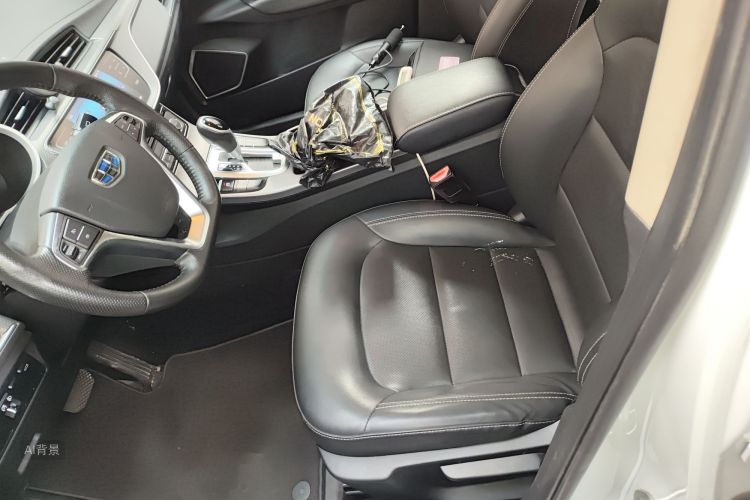 GEELY Emgrand GS 2018 car image #17