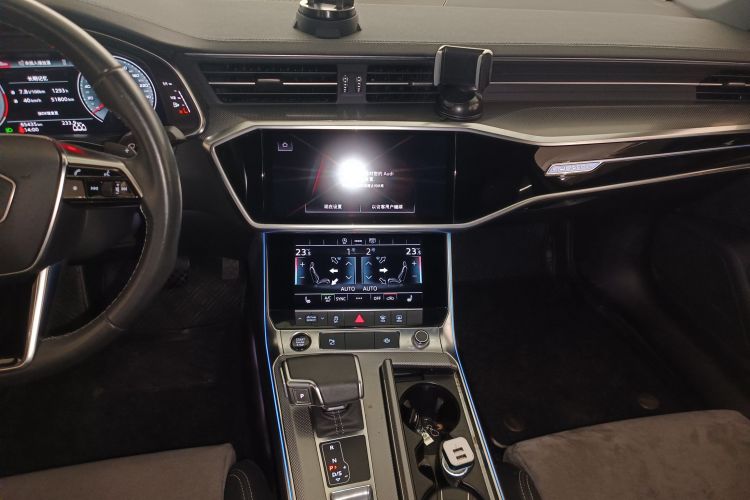 Audi A6L 2022 car image #17